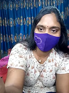 Snapshot of Hot_Maleka chatting on 03-15-25, 06:03 Hot Maleka online show from 03-15-25, 06:03