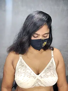 Snapshot of Hot_Maleka chatting on 09-14-25, 01:27 Hot Maleka online show from 09-14-25, 01:27