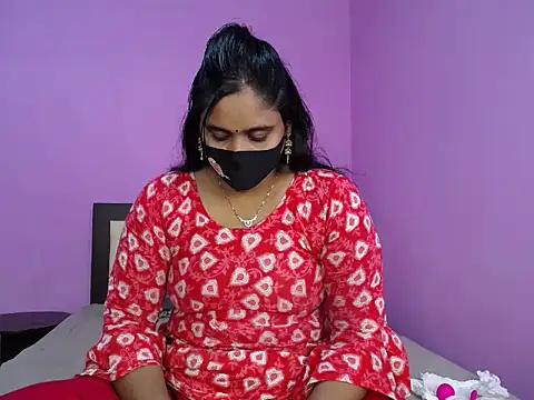 Snapshot of Hot_Maleka chatting on 10-24-25, 03:52 Hot Maleka online show from 10-24-25, 03:52