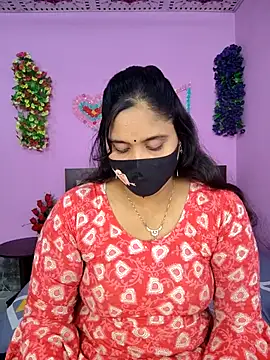 Snapshot of Hot_Maleka chatting on 11-05-25, 04:29 Hot Maleka online show from 11-05-25, 04:29