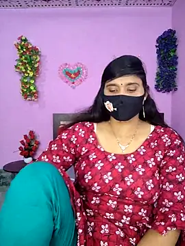 Snapshot of Hot_Maleka chatting on 11-08-25, 03:56 Hot Maleka online show from 11-08-25, 03:56