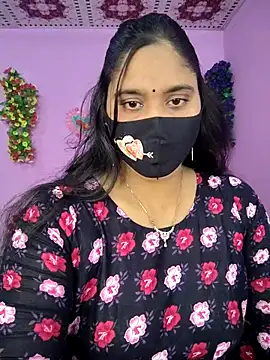 Snapshot of Hot_Maleka chatting on 11-10-25, 01:04 Hot Maleka online show from 11-10-25, 01:04