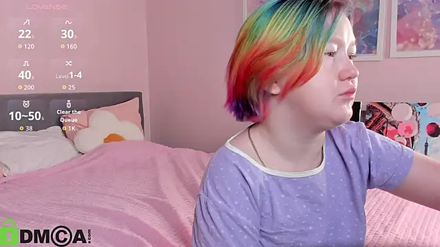 Sara Robinson online show from 11-28-25, 02:47