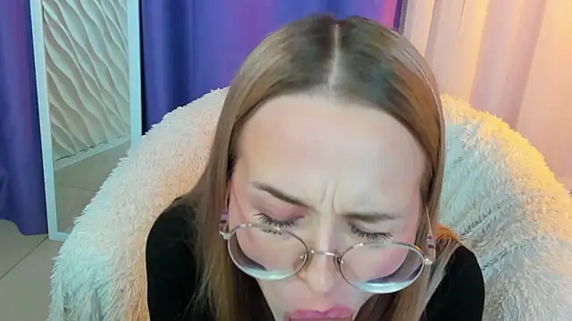 Tiffanyhunt online show from 12-11-24, 05:26
