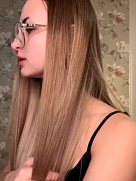 Tiffanyhunt online show from 10-10-25, 07:18