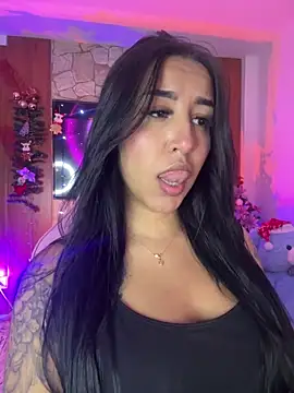 Tamara Roberts1 online show from 12-23-25, 01:25