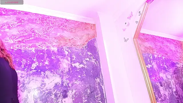 Snapshot of AuroraRojas chatting on 03-21-25, 02:28 AuroraRojas online show from 03-21-25, 02:28