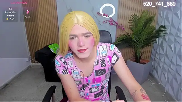 Snapshot of DylanRosse chatting on 11-15-25, 09:00 DylanRosse online show from 11-15-25, 09:00