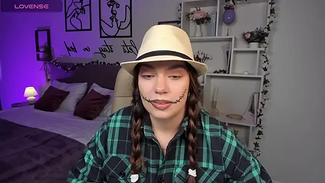 DaniellaLovely online show from 10-22-25, 12:05