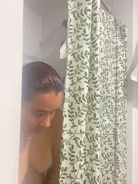 Snapshot of Cafeziitha02 chatting on 10-26-25, 01:33 Cafeziitha02 online show from 10-26-25, 01:33