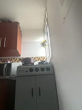 Cafeziitha02 online show from 12-16-25, 08:14