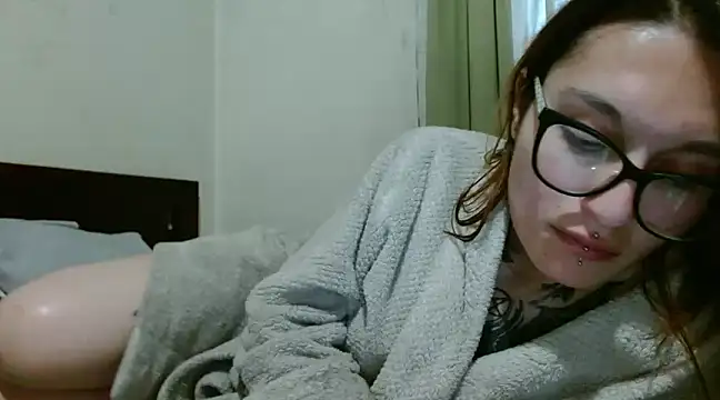 kittenlizz online show from 12-22-24, 10:36