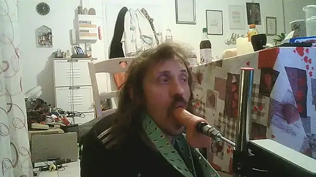 cyril020202 online show from 11-10-25, 05:23