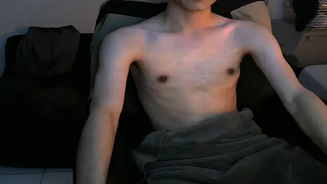 Snapshot of Ray175oo chatting on 10-08-25, 04:59 Ray175oo online show from 10-08-25, 04:59