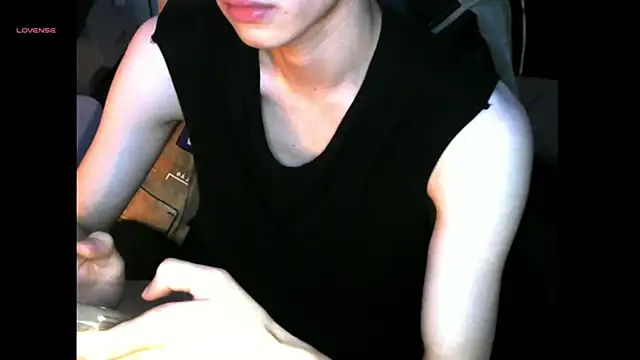 Snapshot of Ray175oo chatting on 10-31-25, 05:47 Ray175oo online show from 10-31-25, 05:47