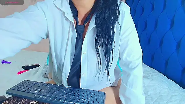 hotlatinateacher online show from 02-18-25, 01:54