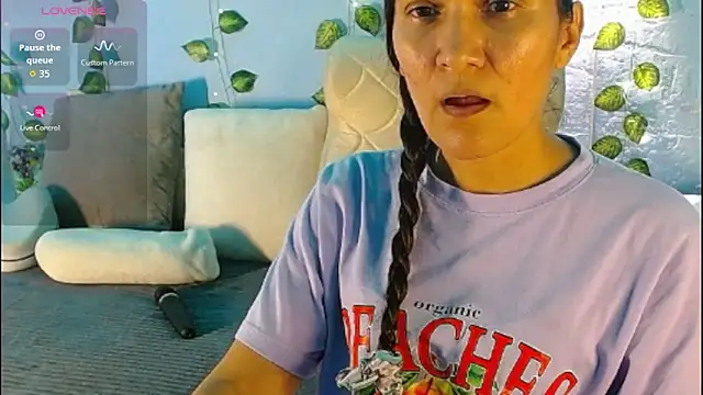 venus swet  online show from 10-20-25, 12:44