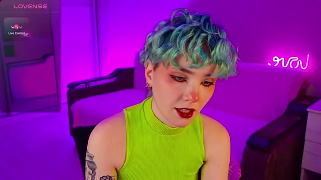 Snapshot of School_Love chatting on 12-15-24, 04:15 School Love online show from 12-15-24, 04:15