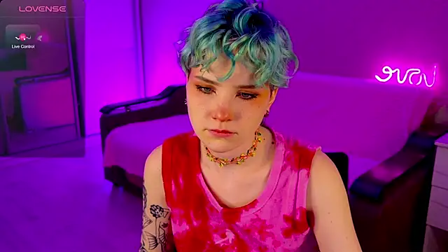 Snapshot of School_Love chatting on 12-18-24, 01:12 School Love online show from 12-18-24, 01:12