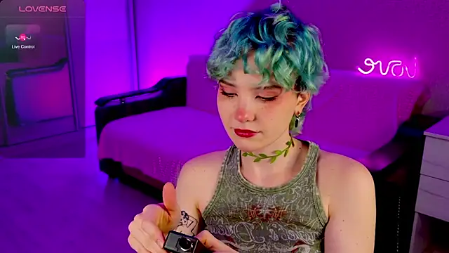 Snapshot of School_Love chatting on 12-27-24, 01:18 School Love online show from 12-27-24, 01:18