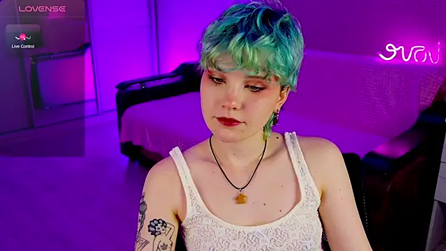 Snapshot of School_Love chatting on 12-29-24, 04:19 School Love online show from 12-29-24, 04:19