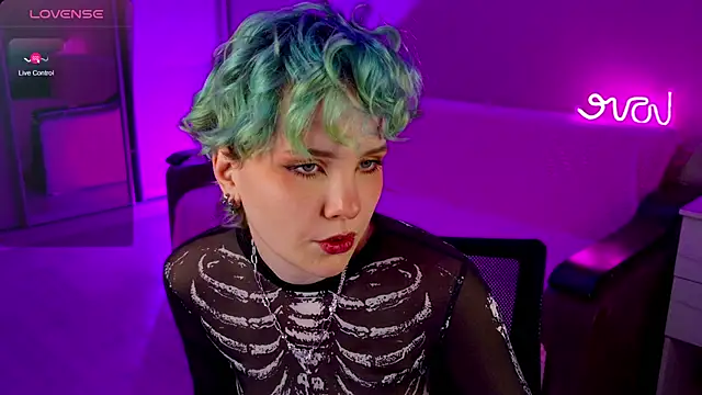 Snapshot of School_Love chatting on 01-04-25, 04:11 School Love online show from 01-04-25, 04:11