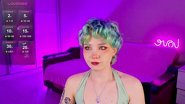 Snapshot of School_Love chatting on 01-10-25, 01:09 School Love online show from 01-10-25, 01:09