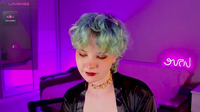 Snapshot of School_Love chatting on 01-12-25, 04:08 School Love online show from 01-12-25, 04:08