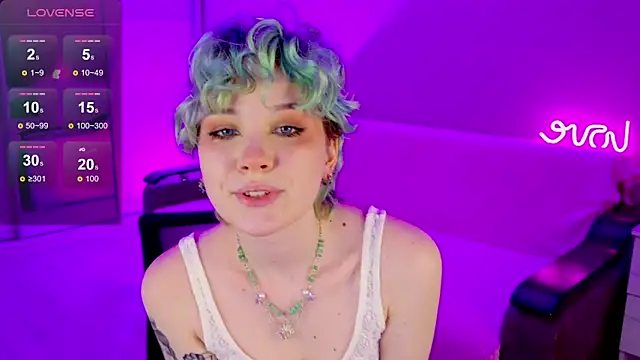 Snapshot of School_Love chatting on 01-20-25, 01:11 School Love online show from 01-20-25, 01:11