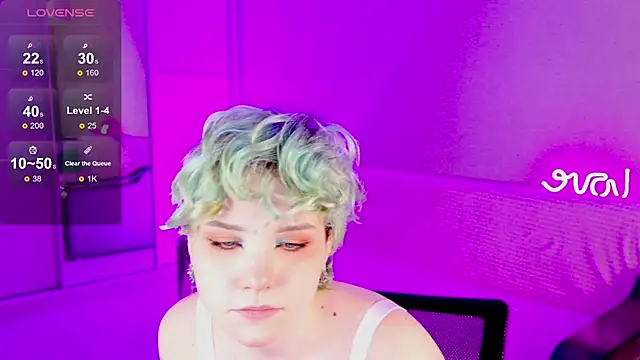 Snapshot of School_Love chatting on 01-31-25, 01:02 School Love online show from 01-31-25, 01:02