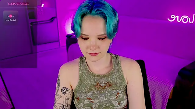 Snapshot of School_Love chatting on 02-05-25, 04:14 School Love online show from 02-05-25, 04:14