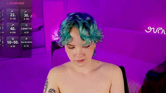 Snapshot of School_Love chatting on 02-13-25, 04:07 School Love online show from 02-13-25, 04:07