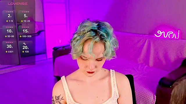 Snapshot of School_Love chatting on 03-10-25, 01:10 School Love online show from 03-10-25, 01:10