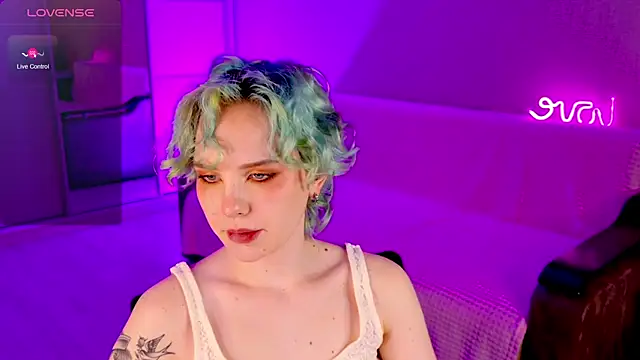 Snapshot of School_Love chatting on 03-10-25, 04:14 School Love online show from 03-10-25, 04:14