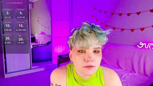 Snapshot of School_Love chatting on 03-14-25, 01:02 School Love online show from 03-14-25, 01:02