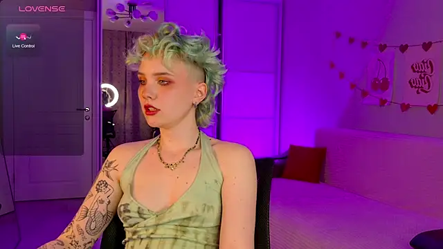 Snapshot of School_Love chatting on 03-19-25, 04:13 School Love online show from 03-19-25, 04:13