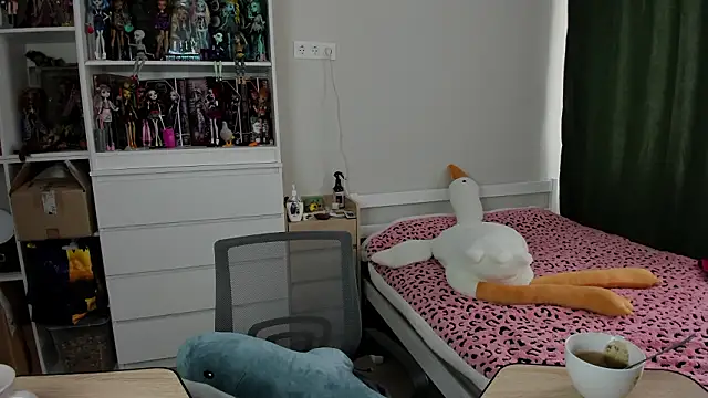 School Love online show from 03-02-26, 07:09