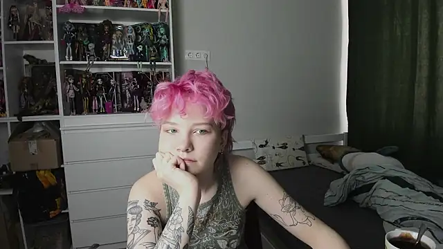 Snapshot of School_Love chatting on 03-10-26, 07:13 School Love online show from 03-10-26, 07:13