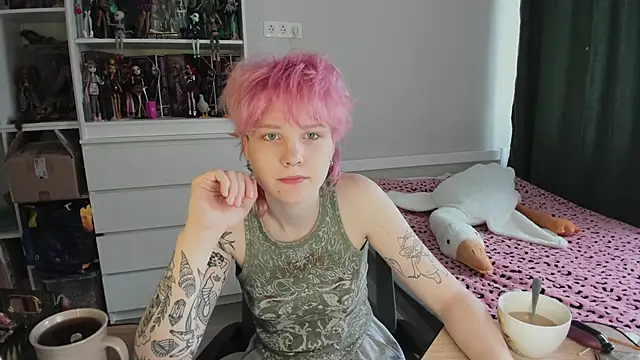 Snapshot of School_Love chatting on 03-13-26, 07:04 School Love online show from 03-13-26, 07:04