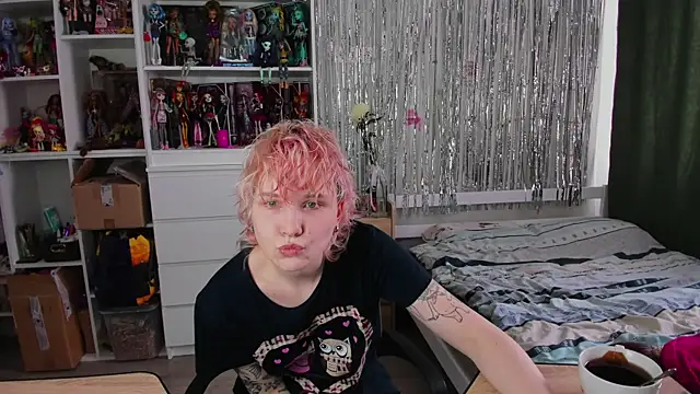 Snapshot of School_Love chatting on 03-27-26, 07:03 School Love online show from 03-27-26, 07:03