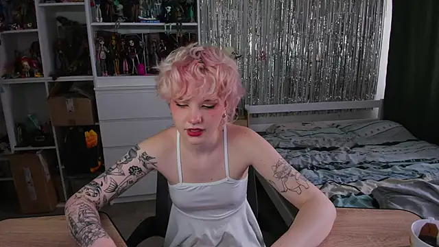 Snapshot of School_Love chatting on 03-27-26, 08:26 School Love online show from 03-27-26, 08:26