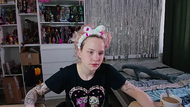 Snapshot of School_Love chatting on 03-29-26, 07:08 School Love online show from 03-29-26, 07:08