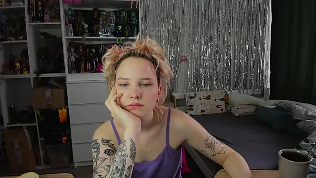 Snapshot of School_Love chatting on 04-02-26, 07:06 School Love online show from 04-02-26, 07:06