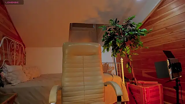 Snapshot of AdalynGlows chatting on 04-11-26, 11:03 AdalynGlows online show from 04-11-26, 11:03