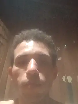 Snapshot of jhonmenas14 chatting on 10-30-25, 12:01 jhonmenas14 online show from 10-30-25, 12:01