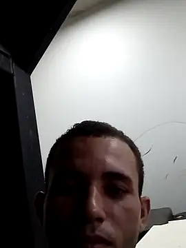 Snapshot of jhonmenas14 chatting on 12-17-25, 10:43 jhonmenas14 online show from 12-17-25, 10:43