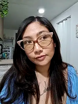 Snapshot of Mia_Ruiz chatting on 03-23-25, 01:53 Mia Ruiz online show from 03-23-25, 01:53