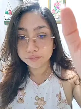 Mia Ruiz online show from 11-16-25, 03:12