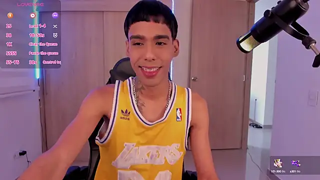 aldrinwhite online show from 12-22-24, 06:59