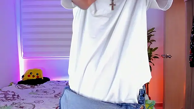 aldrinwhite online show from 10-12-25, 04:39